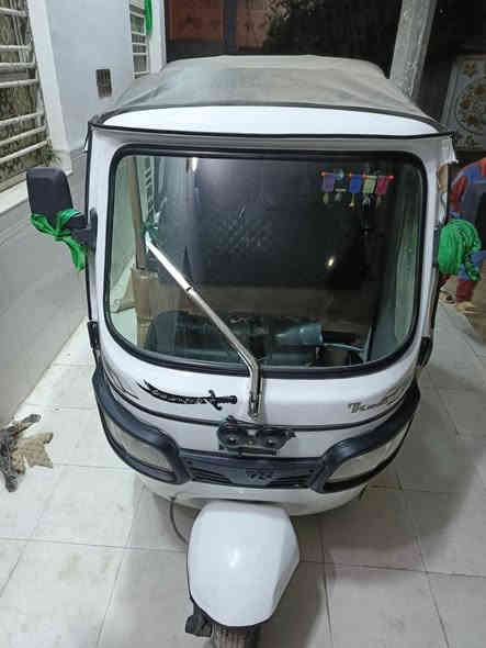 تكتك 21رقم وسنويه
تكتك جادر كهربائيات تجفيت شركه كلجات تواير
تكتك جاهزه بوجهك لشارع الف ماتصرف عليها
لوحات نكليزي فقط ضربه ومعمره موضح بصوره مصبوغه جماليه سعر 6وبيها مجال تجي وتشوف بعيونك تكتك مامتعوبه واحلا من صور
سجاد هادي  مراسله هذا لحساب مكاني ذي قار قضاء الغراف
هـ ***********
