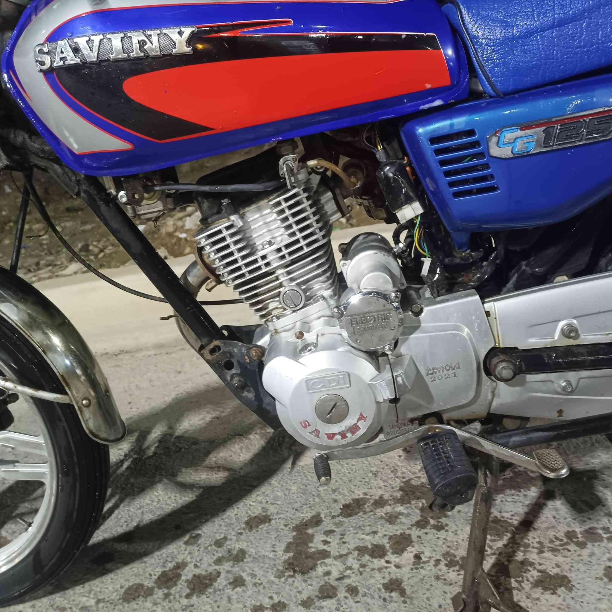 اسلام عليكم سيفان 21
محرك شلعه معدل
كهربائيات شغاله مابيه نفص
السعر  400 وبيه مجال
العنوان بلدروز ***********
