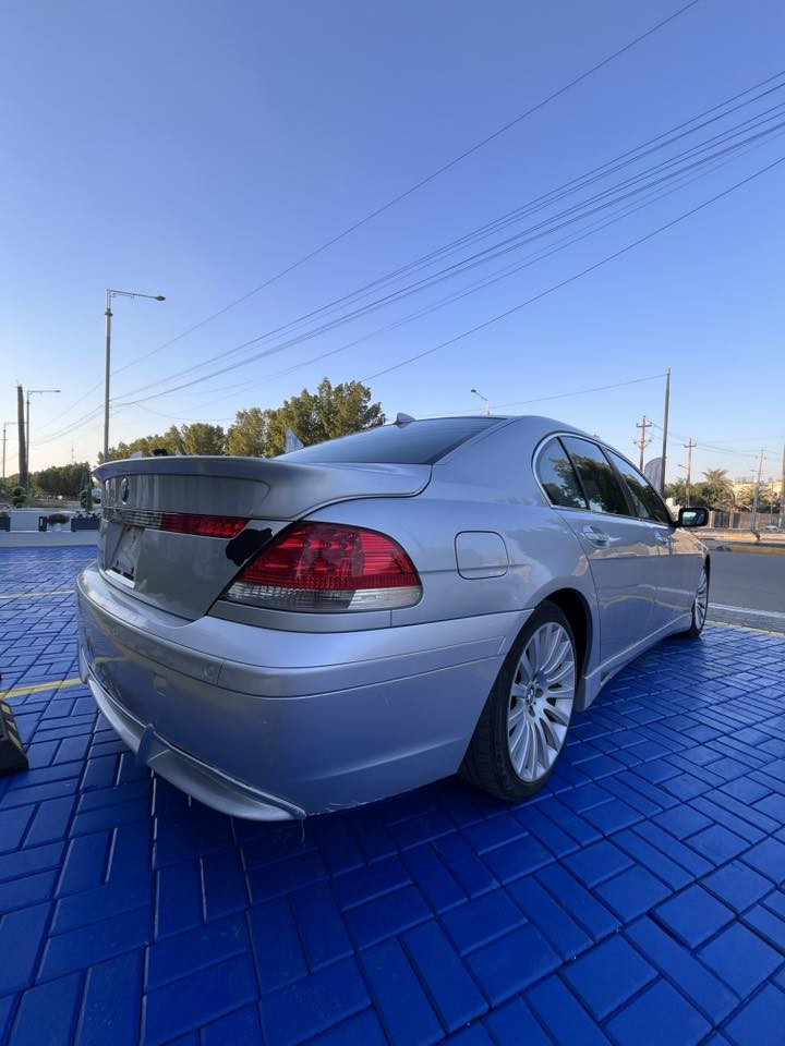 سلام عليكم 
BMW 745i
2003
5 بردات
بيبان شفط
صندوق شفط
بيها نطام AOX
حداده جديده ستوا كملتها كلها جديده 
مكاني بصره معقل 
(السعر125 بيها مجال )
***********
