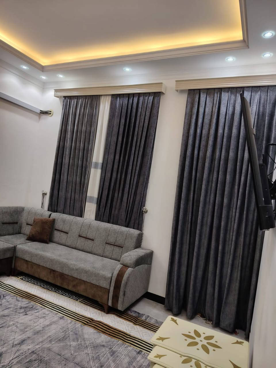 بيت للبيع المساحه 100متر10×10مربع طابو زراعي سند 25 الموقع شارع 80 خلف مول نون الاستفسار الاتصال ***********
