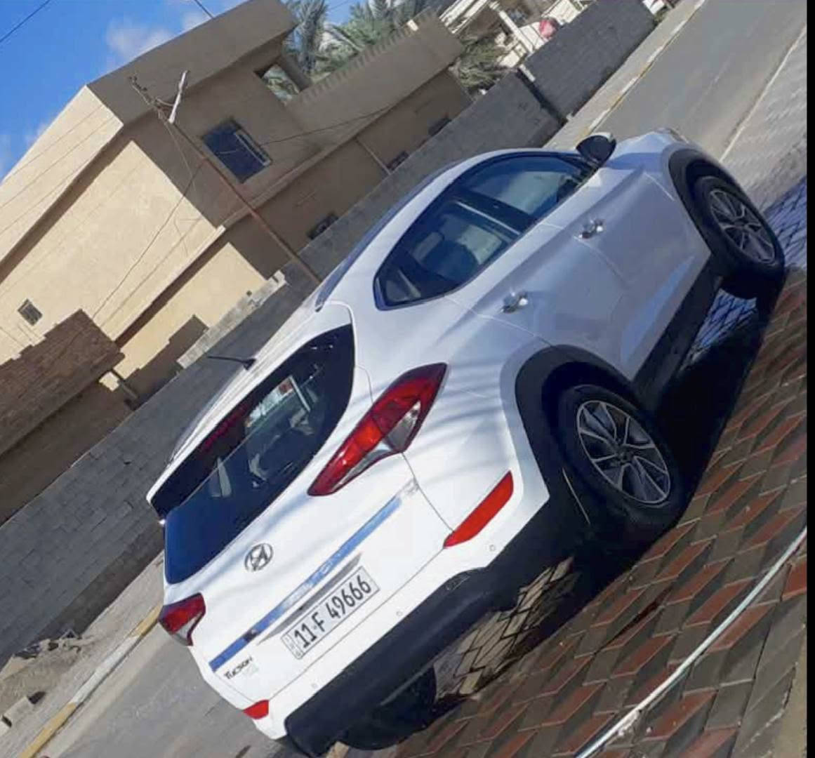 هيونداي توسان خليجي 2018                                                Hyundai..Tucson2018
هيونداي توسان خليجي 2018                                                Hyundai..Tucson2018
 موديل..2018
المنشأ ..كوري
لون ابيض
محرك 2000 دوش
تبريد قطعتين 
تحكم ستيرن جهتين
كروس مثبت سرعة  
3أنضمة قياده (أيكو -سبورت -عادي)     
 حساس خلفي
حساس أمامي
كامرة خلفيه
ويل كروم بلادي
مري جانبي كهربائي شفط
أشاير مري
ليد نهاري زينون
رقم مميز باسمي تحويل ثاني يوم
بيها تكحيل صغير جدا بالبنيد والجنطة ماشية 82 الف قابل للزيادة للاستفسار على الخاص


**إذا كنت صاحب هذا الإعلان وتريد حذفه لأي سبب، رجاءا أرسل رسالة إلى الدعم الفني**