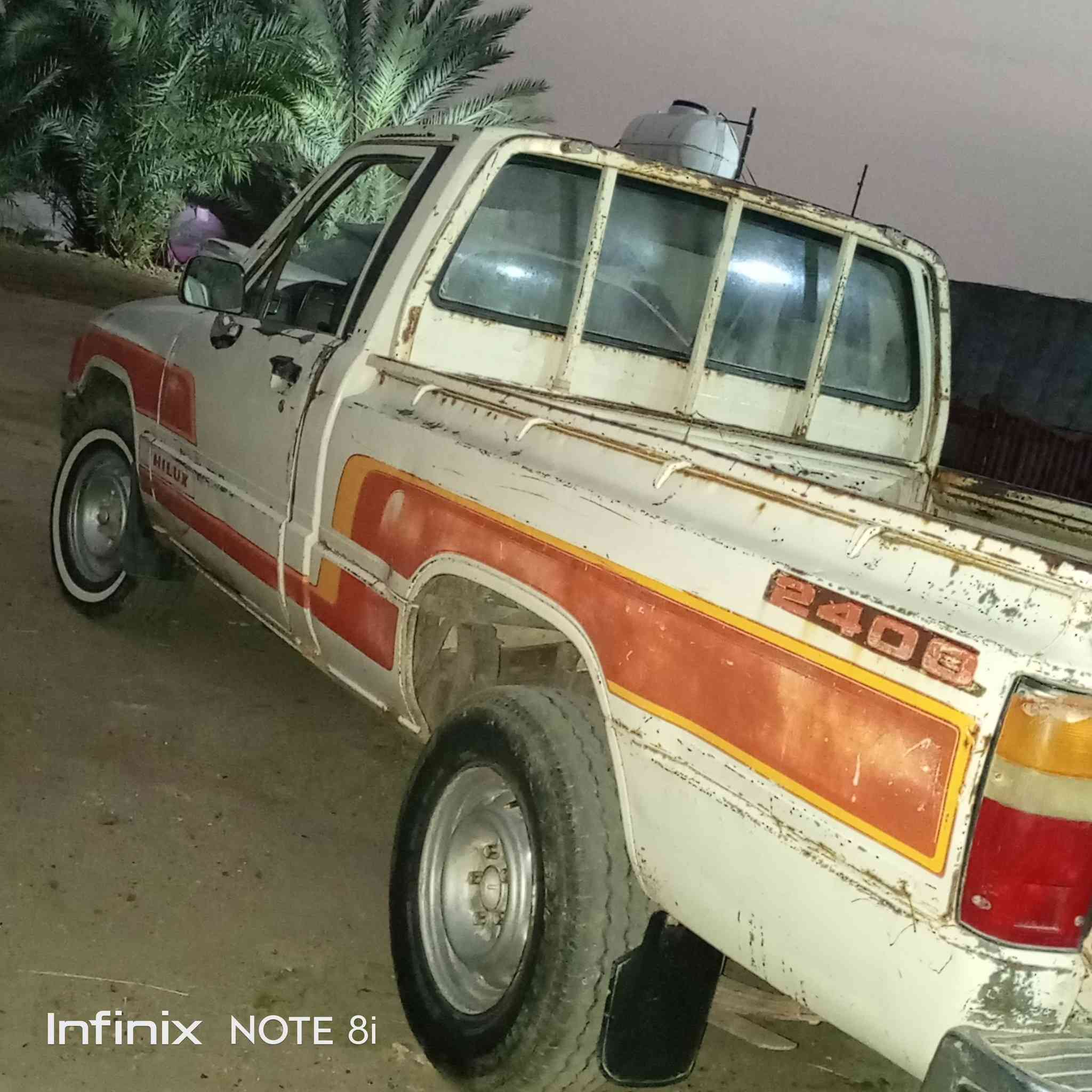 سلام عليكم ورحمه الله وبركاته 
سياره للبيع تويوتا موديل 88 سياره بلاديه يحتاج إلها بعض ترتيبات ..كير +محرك كله مكفول رقم أنبار ألماني تحويل مباشر مكان سياره بغداد قضاء أبو غريب ..السعر 50وبيها مجال.....رقم تلفون ***********
