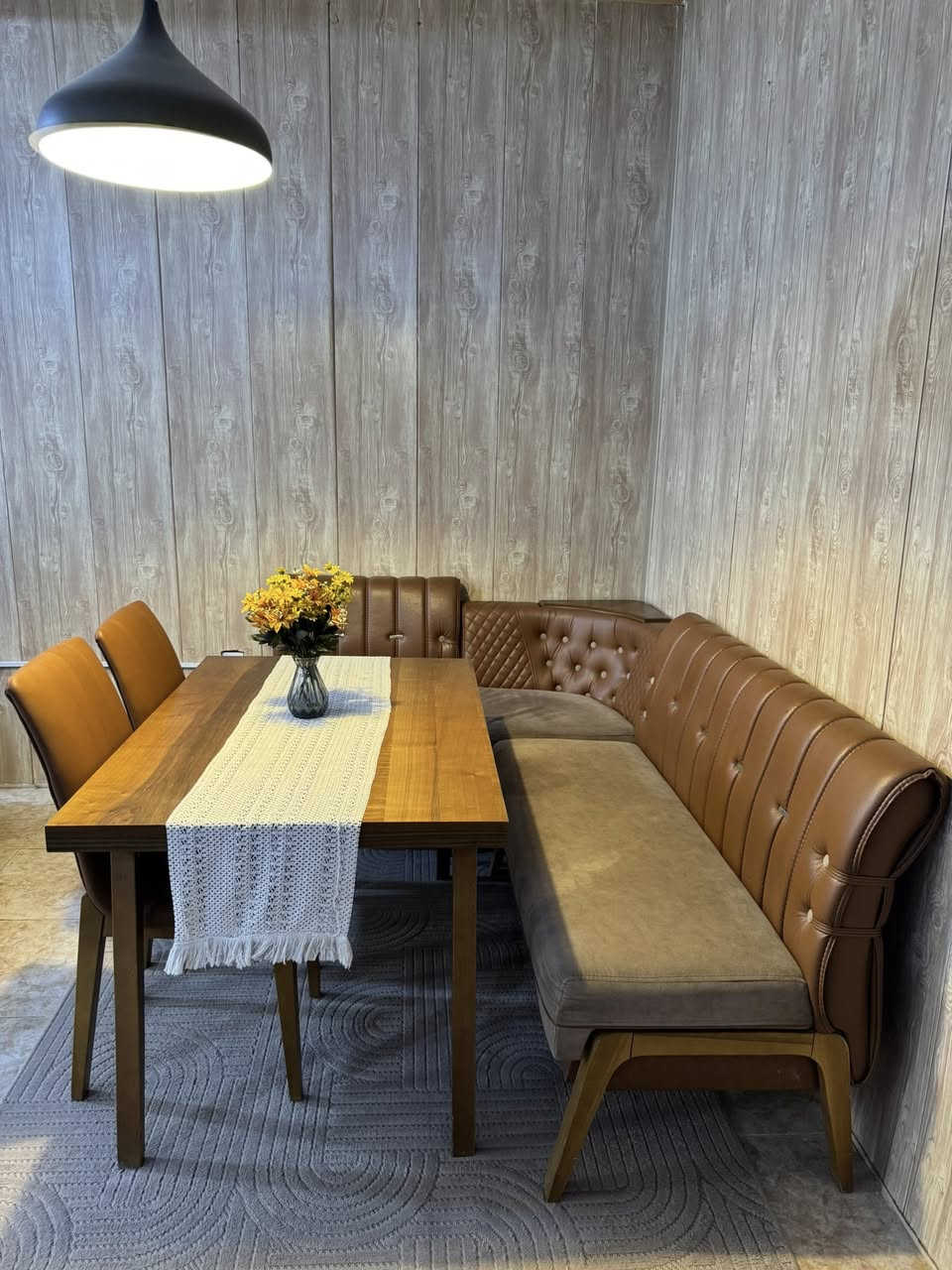 السلام عليكم
ميز طعام زاوية للبيع 

الاستفسار ع هذا الرقم 

موجود بي واتساب هم ***********
