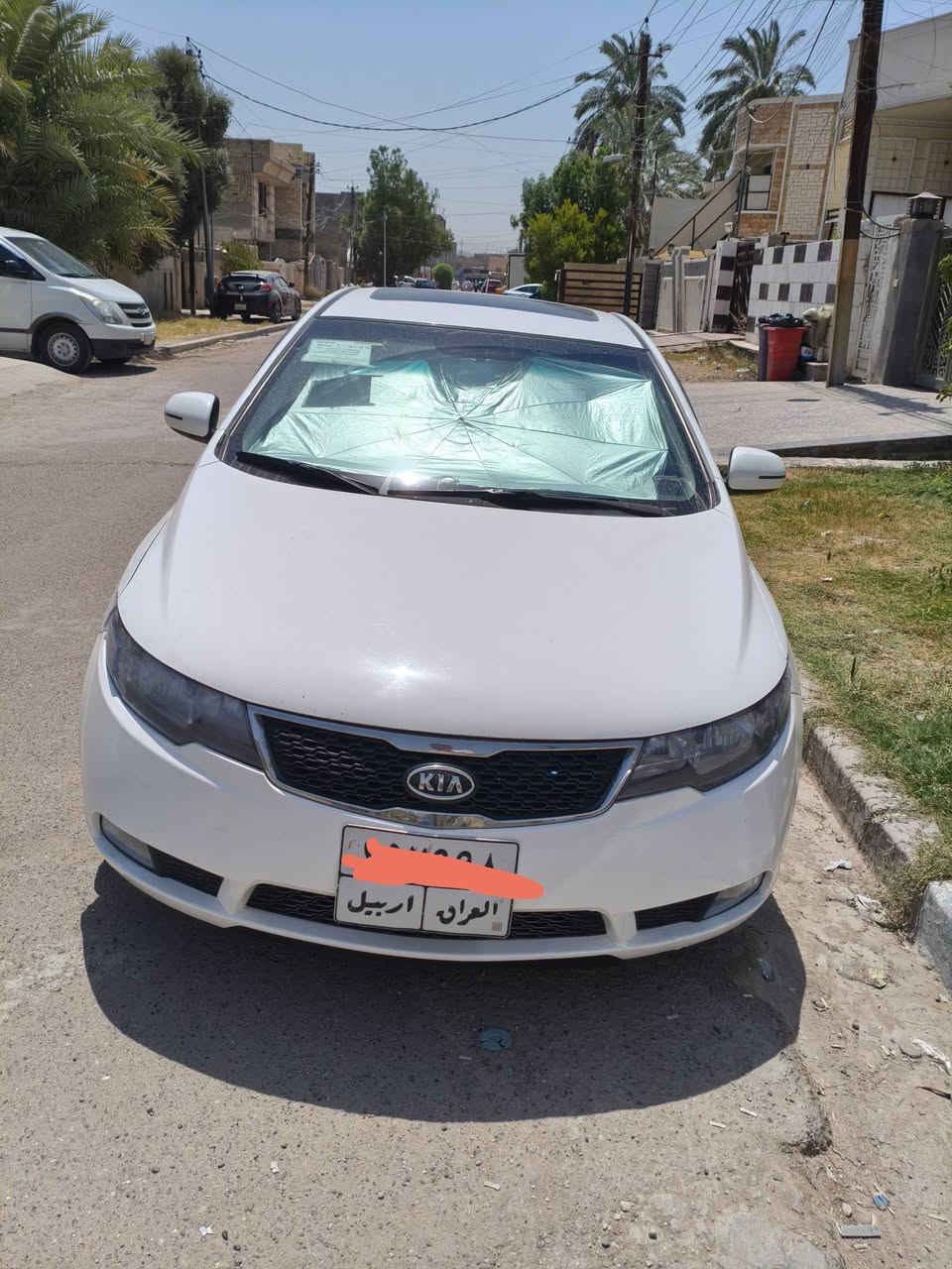 سيراتو 2012فول موصفات محرك 2000بيها خامرلغ خلفي وباب خلفي صبغ بدون دواخل رقم اربيل مكان ديالى دلي عباس ***********
