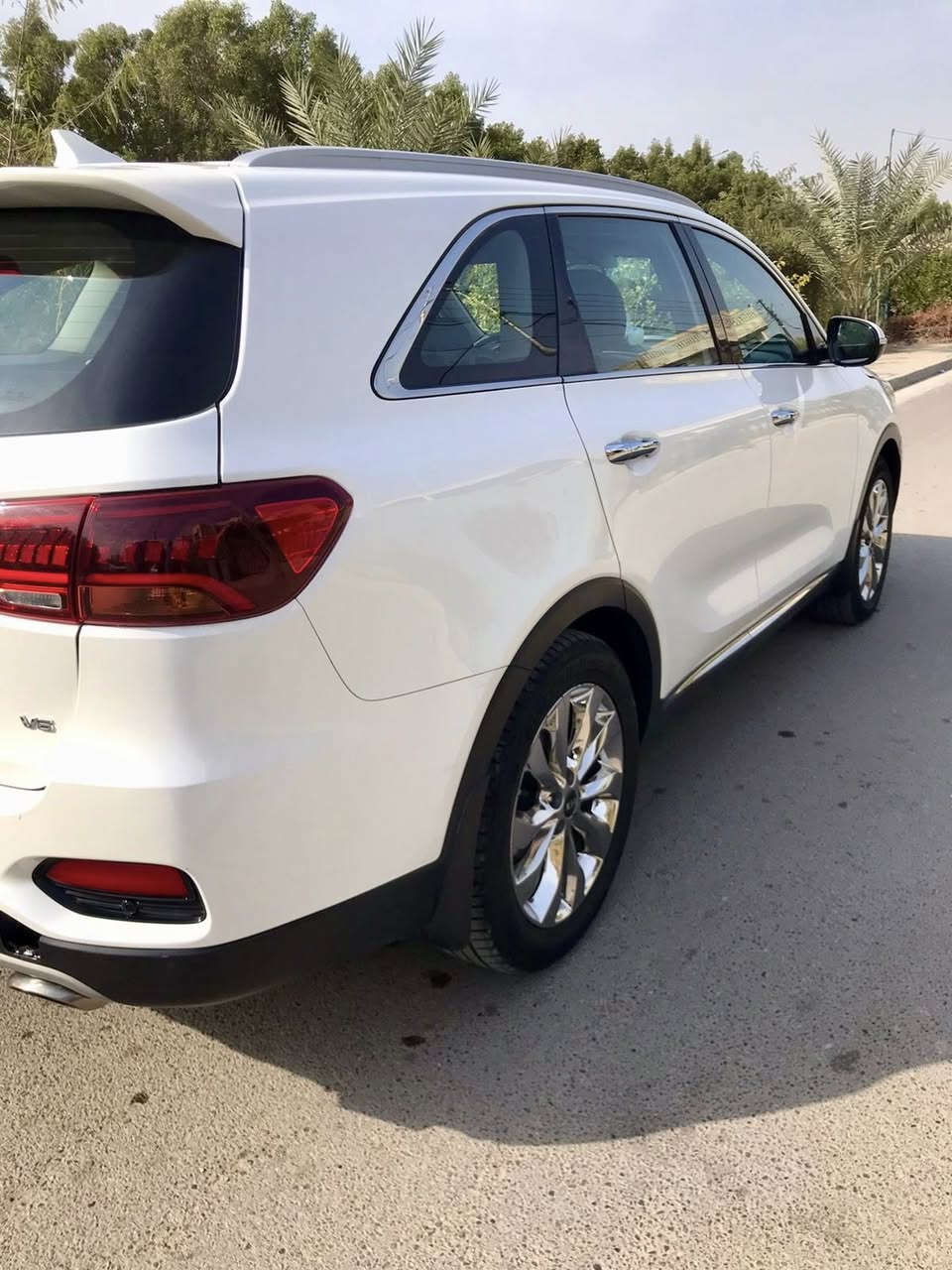 السلام عليكم سورنتو موديل 19 خليجي مكفوله من الصبغ والبارد عدا الي ماشر شركة الدوليه ماشيه75 تخم تاير  مواصفات الدوليه السعر 243 وبيها مجال بسيط ت*********** مكاني بغداد
