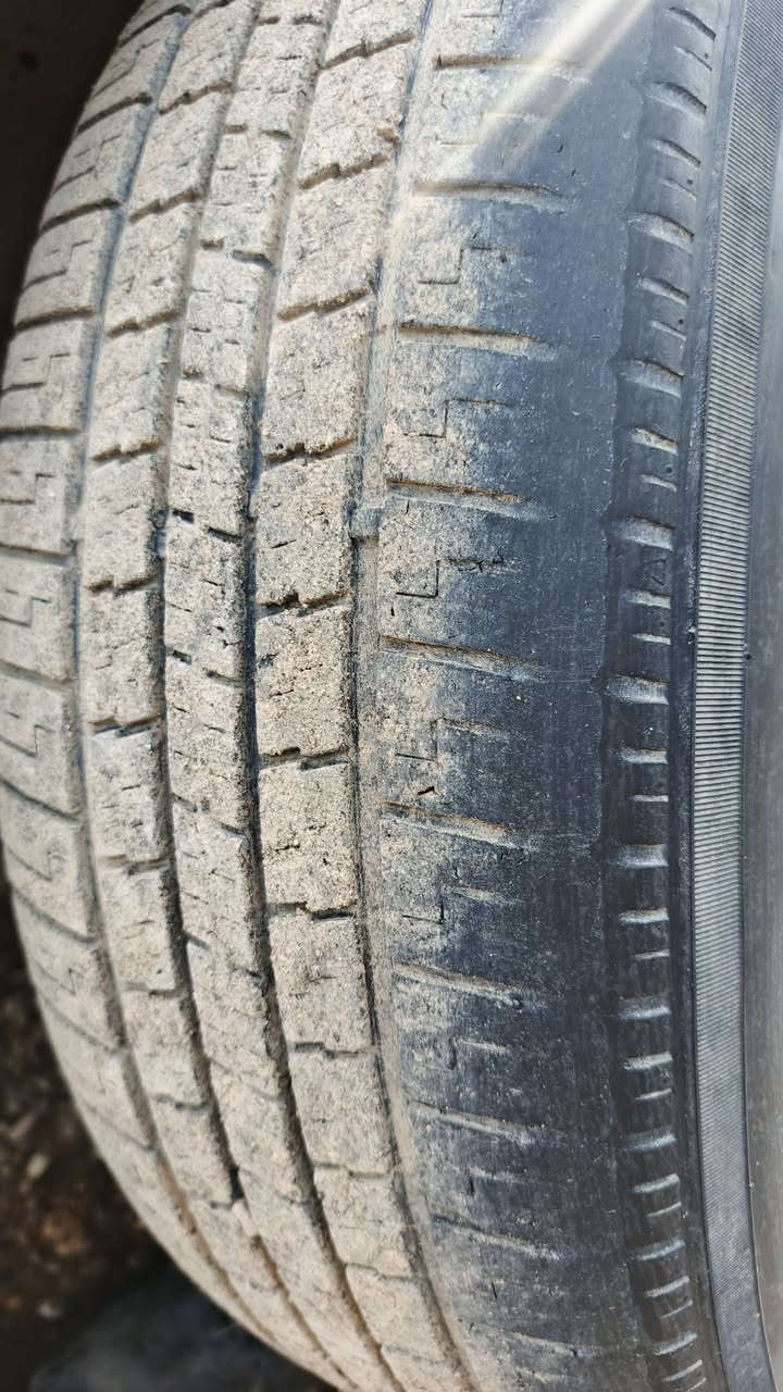 سلام عليكم عندي هاي الويل وتايرات اريد ابدله اب حجم 14 ولي عندي حجم 15 شعندك نزل بل تعليق بس حجم 14 ويل عادي ويل كروم نزل هوه وتايراته ونطي هوه وتيراته ***********
