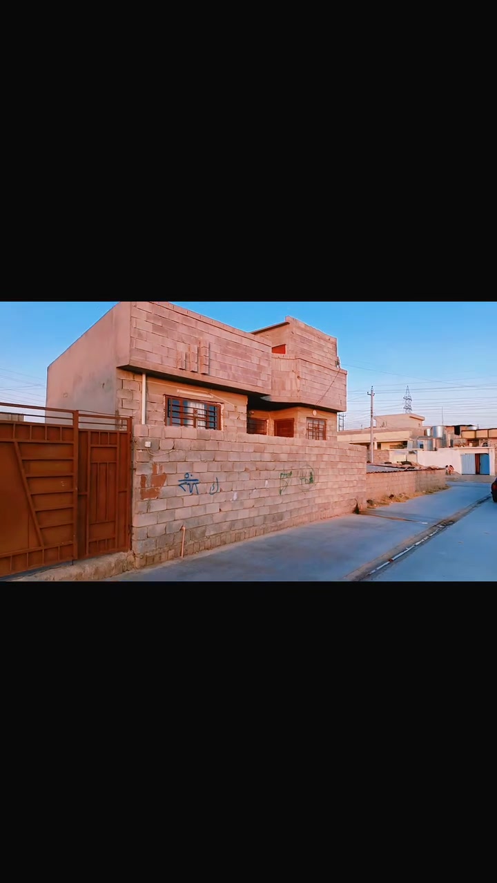 السلام عليكم اخوان بيت للبيع
العنون العبور على جهة معمل الطحين 
بل قرب من شارع العام 
البيت زراعي 
سند 25
بي وصل بلدية 

المساحة 135

البيت متكون 
من 
استقبال 
مطبخ 
هول 
غرفتين 
......
مثل ماموضح بل فيديو 
.....
متوفر كافة الخدمات 
ماااء 
كهرب 
تبليط 
مدارس
السعر 35 وبي مجال بسيط 
شراي اتصل عل رقم 
***********
