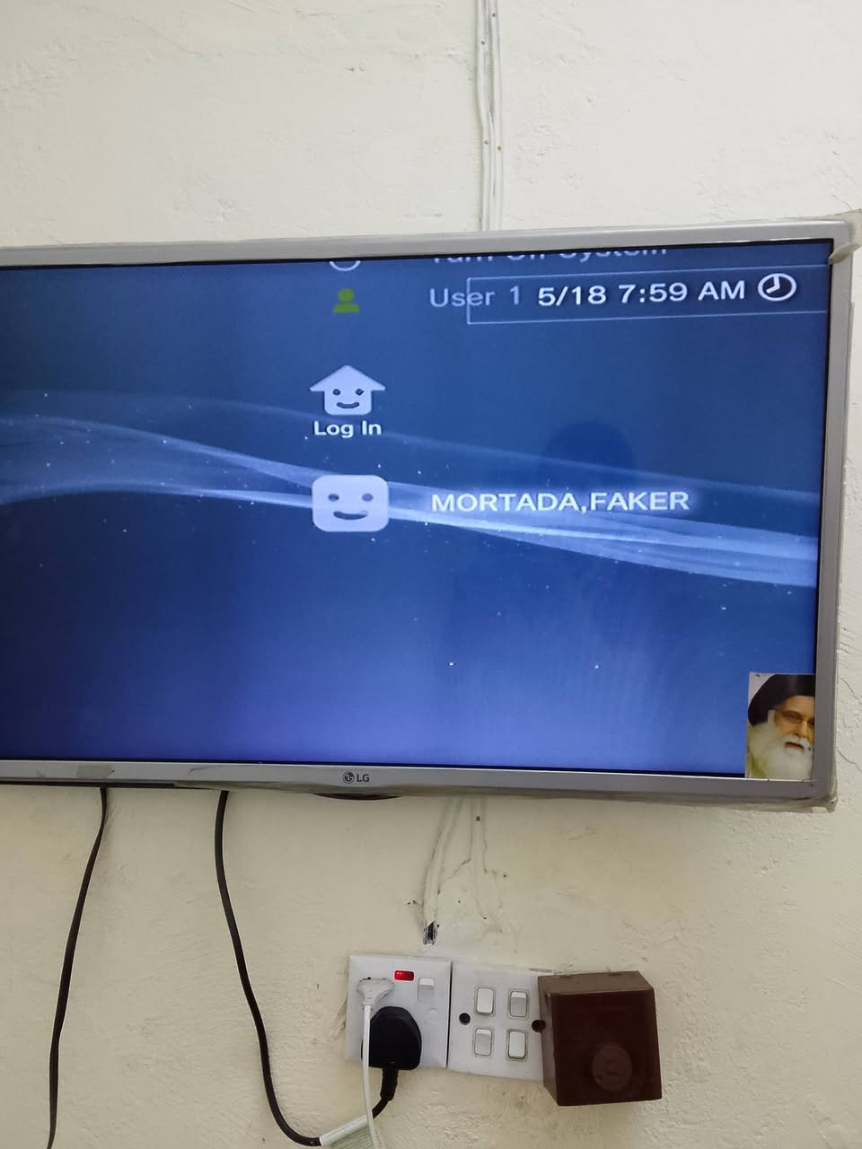 السلام عليكم عندي  هاي البلازما 32 بدون نت وبلي 3 يشتغل مابي شي 275 وبيه المجال


**إذا كنت صاحب هذا الإعلان وتريد حذفه لأي سبب، رجاءا أرسل رسالة إلى الدعم الفني**