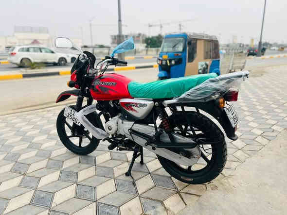 سلام عليكم
دراجه 2023 بوكسر 
مرقم بغداد نكليزي 
دراجه جديده معنئ الكلمه ماشيه 3000 ألف 
شركه مال جناي كامله من كلشي أي نقص مبيها شراي اتصل وبيك خير ودلل ***********
