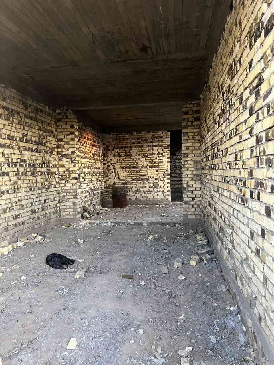 السلام عليكم 
دار هيكل للبيع
المساحة 100م
الواجهة 5 والنزال 20
العنوان شارع 80 كربلاء الطريق الرابط بين شارع 80 وشارع 100 طريق شريفة (ع) الجديد
السعر 65 وبي مجال.***********
