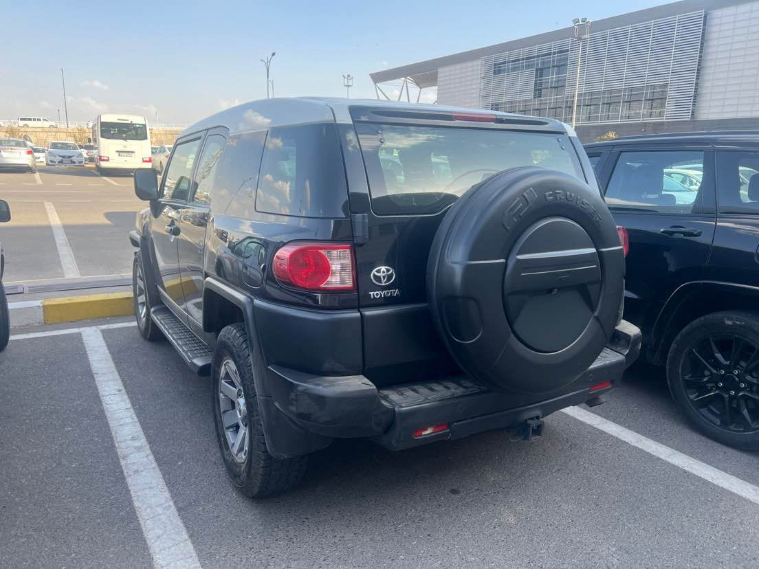 Toyota fj 2016 
دعامي بو دعامي بي بوياغ بي تعديل 
١٩٠ كم روشتووه 
گير و مكينه ي به شه رت 
به شه رت offrod پي نه كراوه 
تعويل و غرامات به شه رت 
چه مچه و چمبه ري شريكه له گه له 
لايت بيلاديه 
سعري ٢٦٥$ مجال 
ئه گه ر مشتري په يوه ندي بكه به *********** أربيل, العراق
