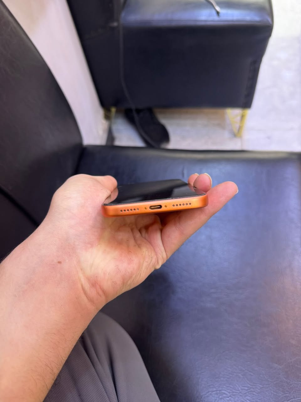 لسلام عليكم ايفون 17 برو ماكس  دبل سيم ذاكره 256 بطاريه 100 عدد دورات الشحن 94  الجهاز نضيف بلصفاح موضح بلصوره شويه لونه ماعرف فجئه هيج صار


**إذا كنت صاحب هذا الإعلان وتريد حذفه لأي سبب، رجاءا أرسل رسالة إلى الدعم الفني**