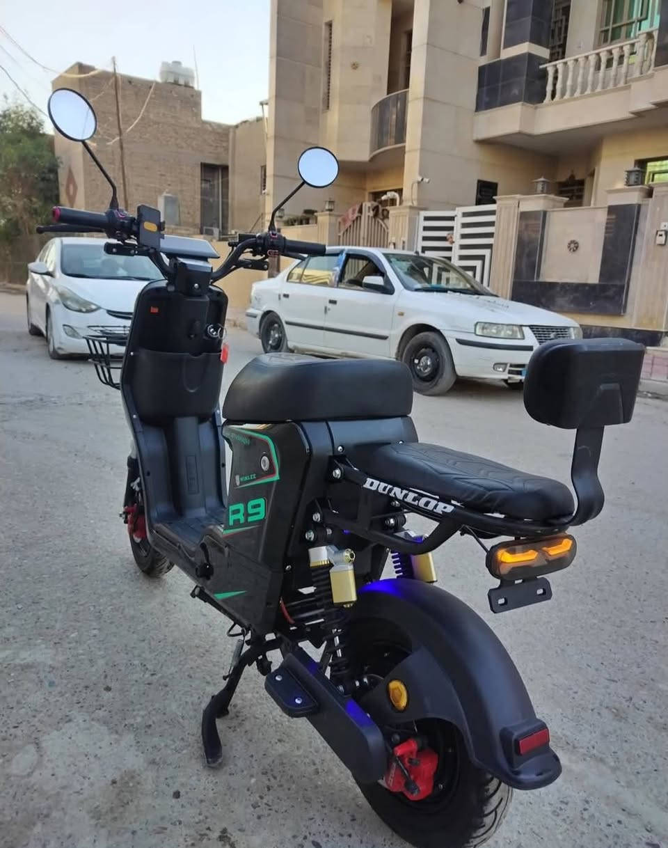 السلام عليكم دراجه R9 نضيفه وكامله لون اسود الدراجه. 5 بطاريات شركه ونلي سرعه 99
دراجه تجي بصمه تشغيل عن بعد 
وسويج كارت تشغيل NFC 
وياه شاحنه الاصليه البلاديه ودراجه تحتوي نشرات لد امامي خلفي وتحتوي على لايت زنون ثلجي ومري اصلي 

السعر 375 وبيه مجال 
العنوان بغداد الامين 
للاستفسار ***********
