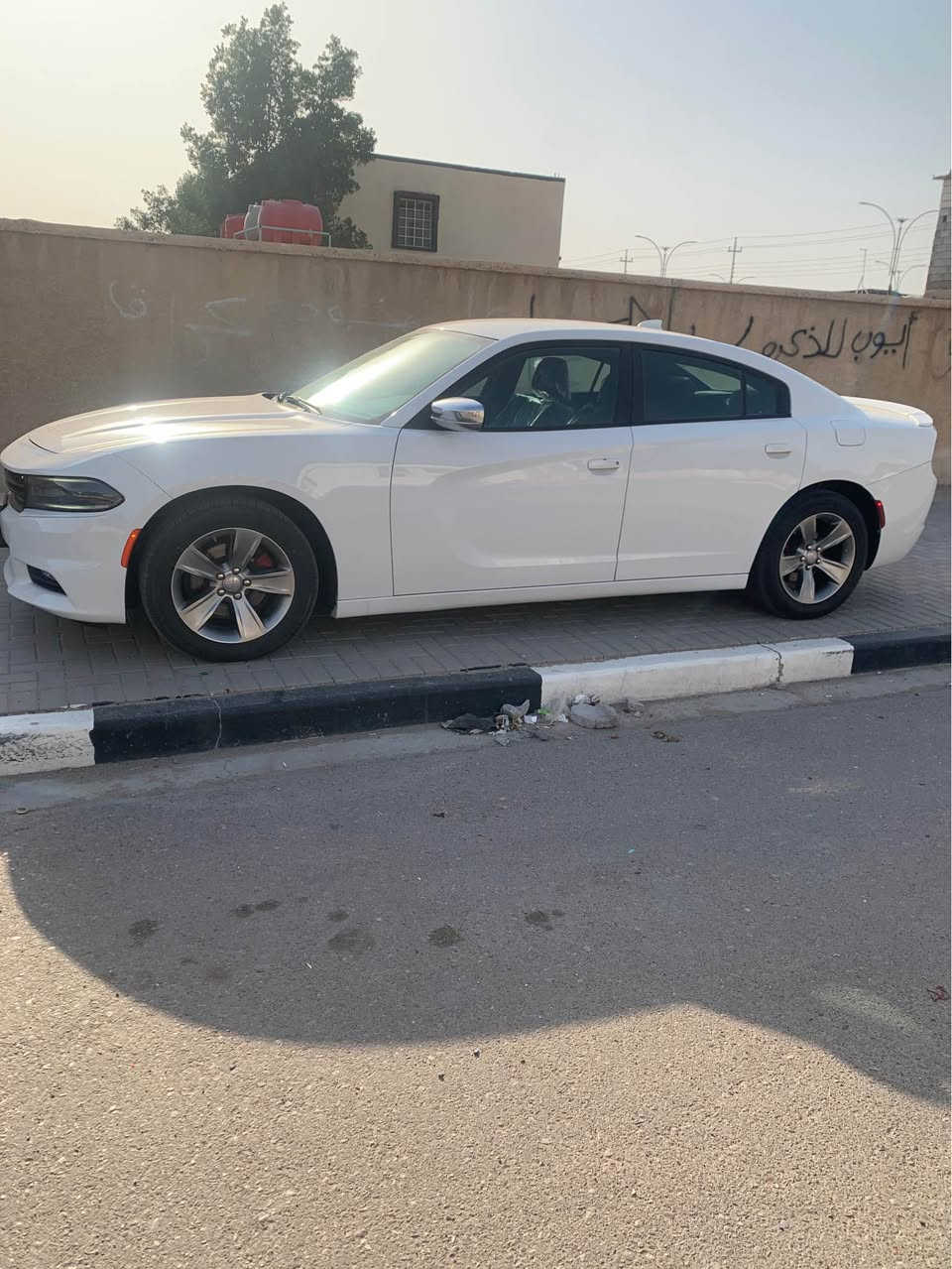 جارجر 18 بصرة بسمي ماشيه 115 مال بيت مكفوله داخله من امريكا مرايه جانبيه وبارد بالباب فقط السعر 225 وبيها مجال *********** البصرة, العراق

