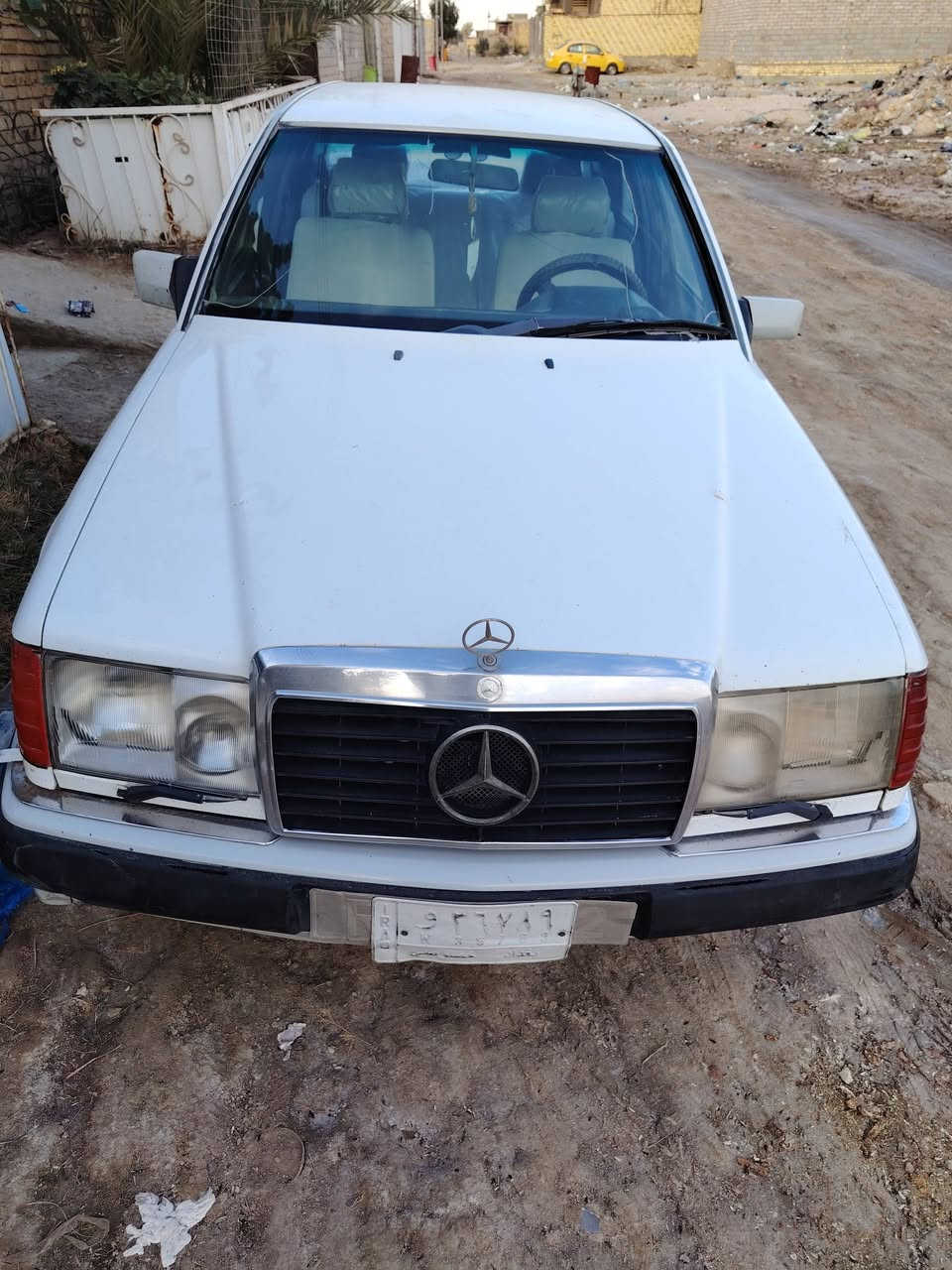 للبيع مارسيدس موديل 87 محدث مكينه 3000 vvt رقم الماني بغداد بسمي سياره نضيفه مكانها ناصريه مركز رقم صاحب السياره ***********  سعره 65$
