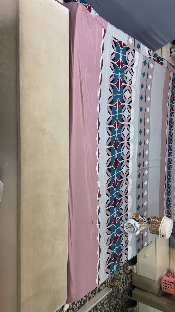السلام عليكم عندي غرفه تركي بحاله جيده جدا ثمان قطع  بغداد الدوره شارع ستين ،، ***********

