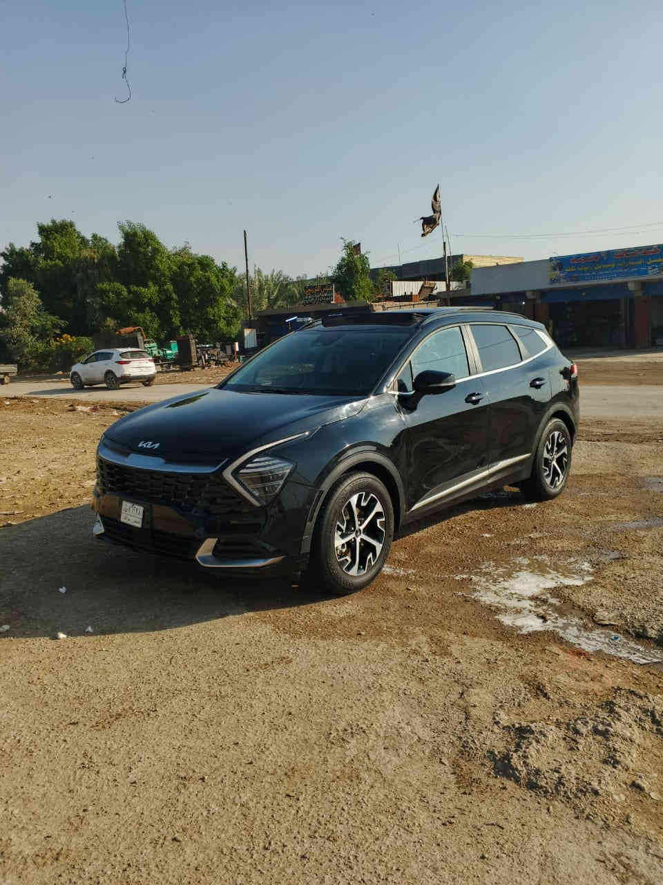 سلام عليكم شبورتج 2025 LX فول موصفات فتحه شحن لاسلكي كشنات تتفا كهربائي صندوك كهربائي رادار إمامي السياره زيرو ماشيه300 كيلو امبدل بيها بنيد ومصبوغ باب خلفي مكفوله من دواخل المكان بغداد رقم الهاتف *********** سعر 190
