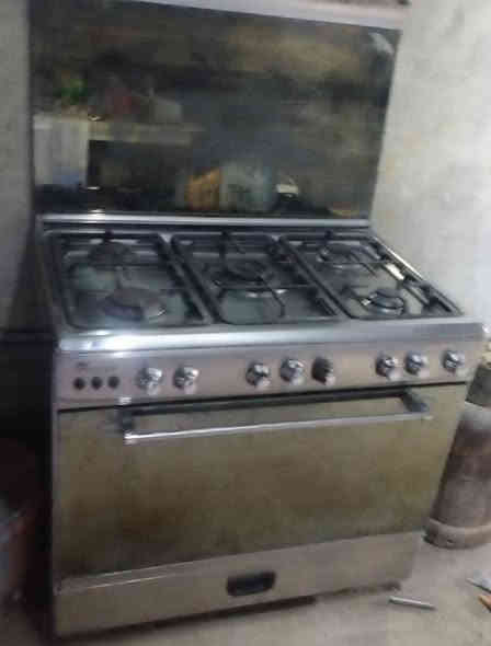 طباخ مصري ٥عيون نوعية نيونير شغال ع الفحص السعر ١٩٠بي مجال العنوان قرية المختار *********** بي واتساب
