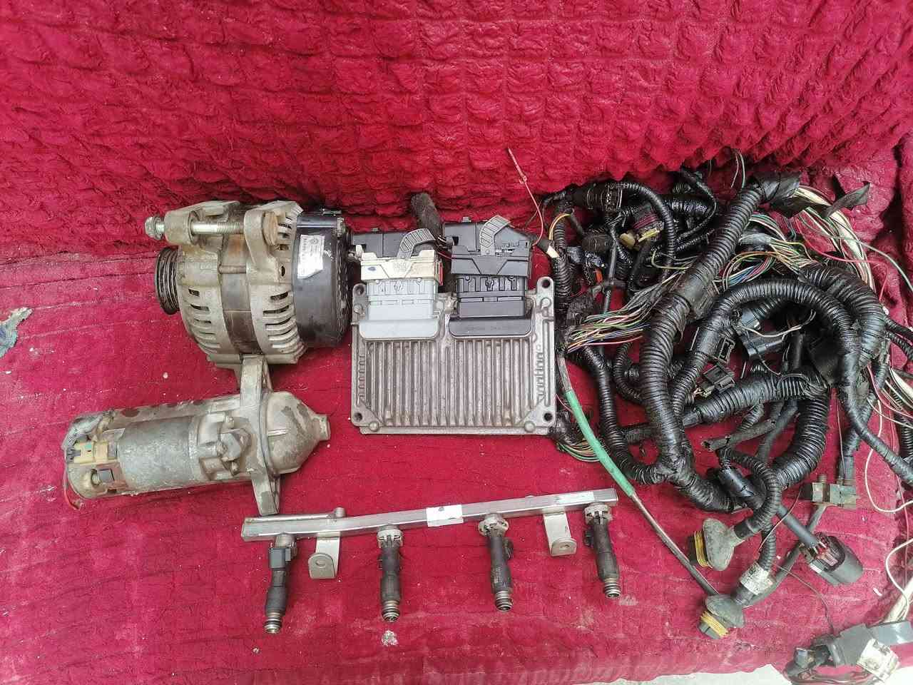 ضفيرة وعقل دينمو وسلف ومسطرت نوزلات جيلي موبل شرط الشغل للبيع السعر ٢٥٠ الف ناصرية اني ***********
