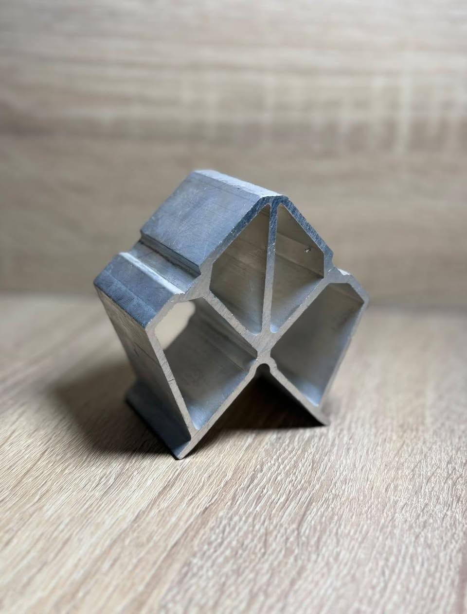 التساهل لبيع براغي وزوايا تجميع الالمنيوم بارخص الاسعار للتواصل ***********
