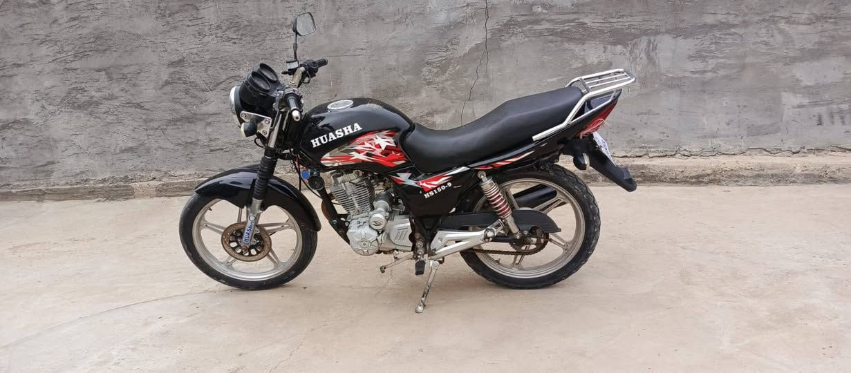 سلام عليكم دراجه هيوشه للبيع موديل 2017 مشدوده بل 23 محرك مكفول شرط شركه اوراق بي مكانه رمادي  سعره 600 وبي مجال الي يحب يتصل على هذا رقم وبيك خير ودلل ***********
