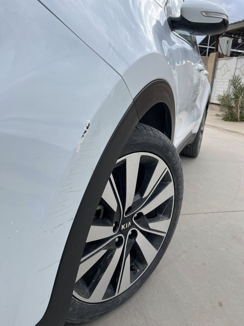 كيا سبورتج ٢٠١٧ نظافه مثل ما موضح امامكم مال بيت مو جمباز   مكينه شرط كل شيء بيها اصولي وعال العال 

سنويه دفتر بانزين رقم شمالي  سليمانيه 

انظمه القياده ثلاث سبورت و ايكو وعادي 

محرك 4 سلندر سعة 2.0 لتر
 • قوة تقريباً 155–160 حصان
 • عزم دوران حوالي 192 نيوتن.م
 • ناقل حركة أوتوماتيك 6 سرعات
 • دفع أمامي (FWD) — وبعض الفئات دفع رباعي (AWD
***********
سعر ١٨٠ وبيها مجال اخوان شيء بسيط❤️
