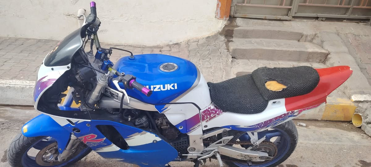 دراجه للبيع
سازوكي سي بي ار 

دراجه حلوه محرك نضيف كير نضيف دراجه كلش حلوه 

محرك 750 اوراق كامله 

سعره 1.700 يعني مليون وسبعميه وبيه مجال للشراي مكان الانبار قضاء هيت 

رقم وتساب ***********
