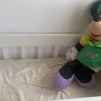 سرير أطفال • مثل جديد • دوشك