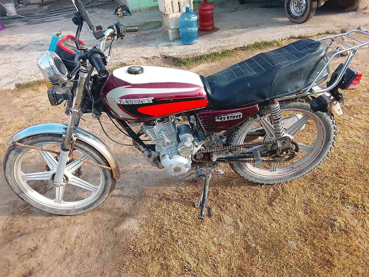 سلام عليكم  دراجة سافانة خمسة كير دراجة اوراق صولية محرك خير من لله ظفيرة جديدة كهربايات شغالة كلهة دراجة خير من لله مكان بابل جبلة السعر 350و بيهة مجال الرقم ***********
