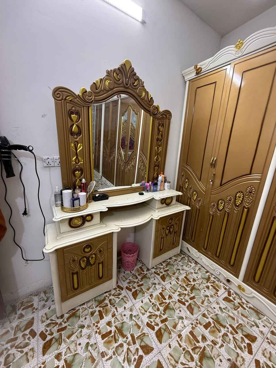 غرفه صاج نظيفه مليون ونص وبيها مجال جديده مابيها ايضرر


**إذا كنت صاحب هذا الإعلان وتريد حذفه لأي سبب، رجاءا أرسل رسالة إلى الدعم الفني**