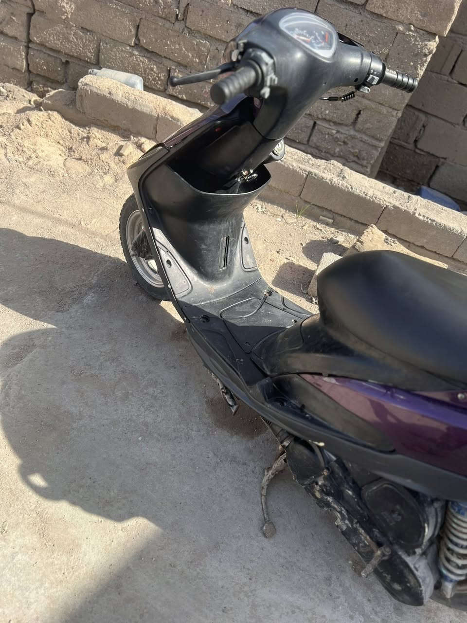 دراجه ماكس مفتوح للبيع تعمير جديد السعر 650الف وبيهه مجال كلشي بيهه شغال سلف لايتات بگ لايت اشاير العنوان البصرة قضاء المدينة رقم التلفون ***********
