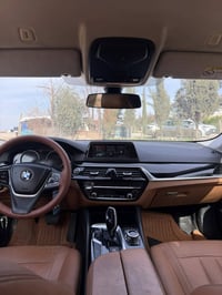 Bmw 520i بؤفرؤشتن   مؤديل ٢٠١٨  تنها دوو بارجةى سبوغى دوبةية بةبى ليدر...