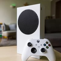 اكس بوكس سيريس اس مستخدم شهر ملحقاته الاصلية السعر 370 للتواصل 0783556...