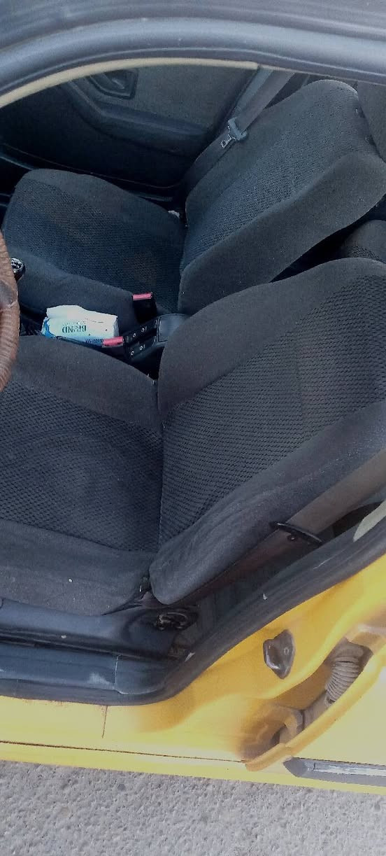 السلام عليكم
بيجو2015 مكفولة جاهزة، تخم تايرات، تخم بلكات، تبريد، كهربائيات، باتري جديد، حدادية نص ونص 
 السنوية بأسمي. فقط هيئة ومصفرة غرامات. 
السعر 38، مكان العمارة ***********
