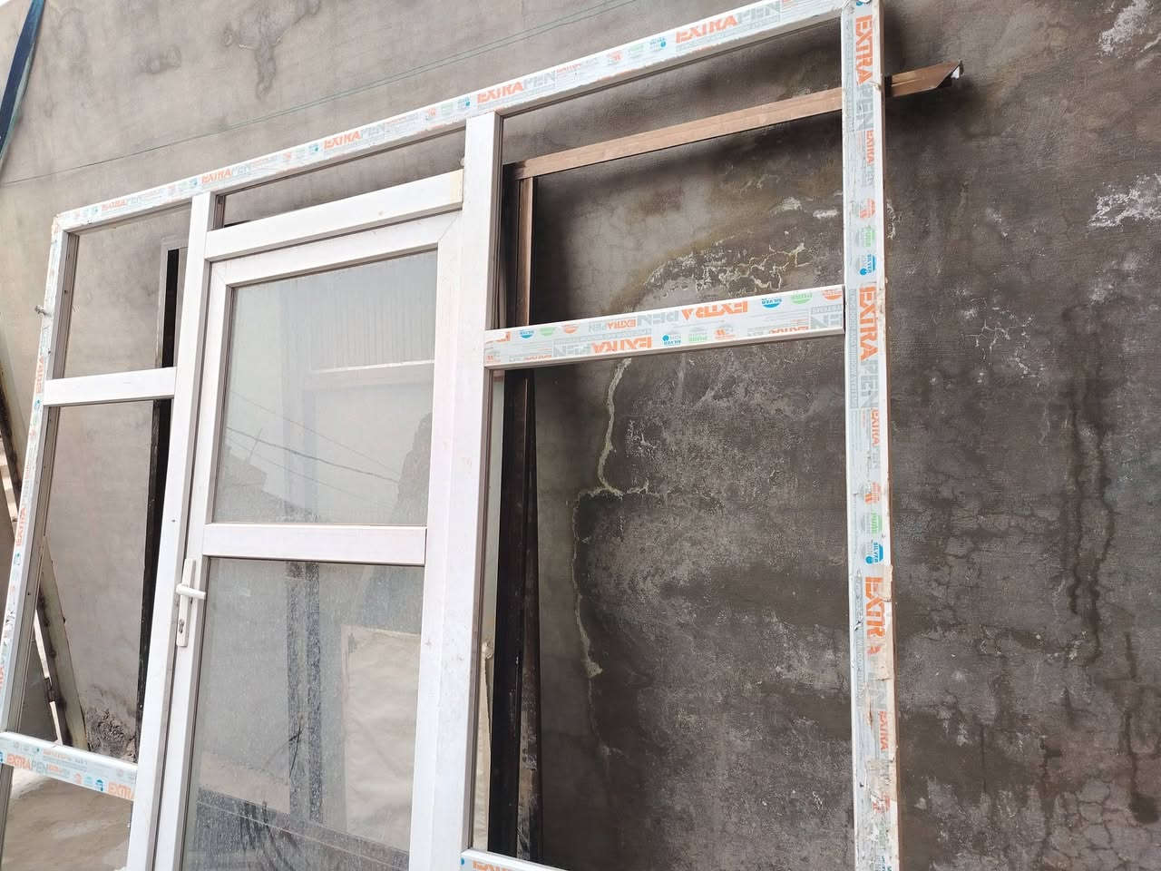 جام خانه للبيع نضيفه ارتفاع 2 متر وعرض3 متر
***********
