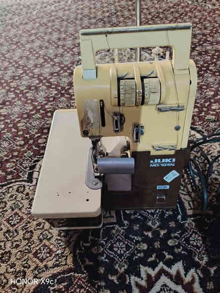 السلام عليكم 
مكين 

جاك اوفر ٤ بكرات وابرتين وتشتغل بكراتين غراضها كامله وياها 
شرط على الفحص بعدها جديده 
السعر ٢٠٠ الف وبيها مجال بسيط 
***********
