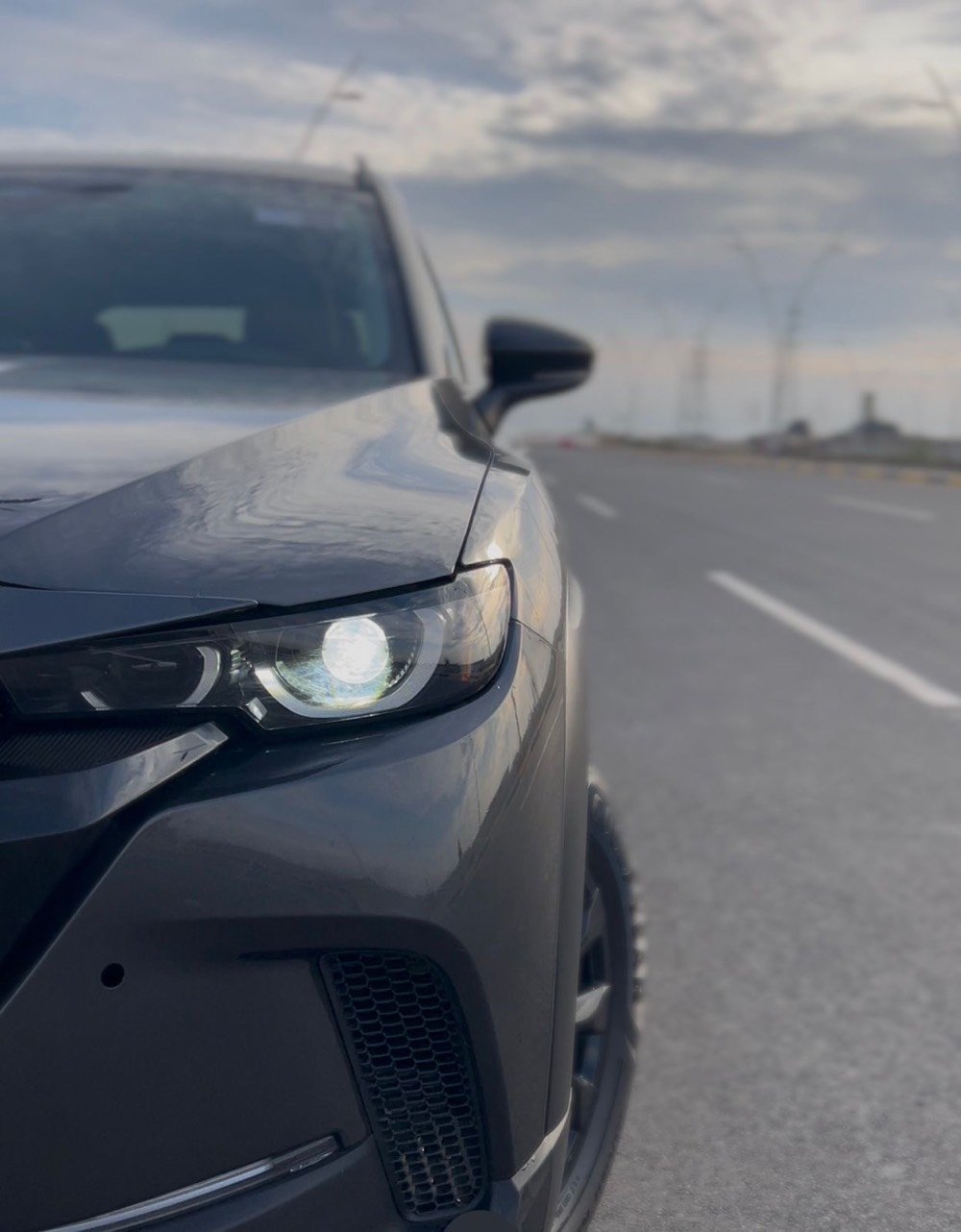 MAZDA. 2025. CX_50 PREMIUM
مواصفات :
محرك 2.5 هايبرد 
بصمه  
لايت وليد نهاري وليلي اوتو 
تدعم نضام كاربلاي 
بصمه أبواب 
دخول ذكي
كامره خلفيه
3انضمه قياده NORMAL_ECO_SPORT
موس تحكم بلشاشه 
نقطه عمياء
اوتو هولد
جنطه كهرباء فقط واغلاق 
سلايد روف
تحديد مسار 
كشنات كهرباء 
تبريد قطعتين
رادار جميع الجهات 
خزن مقاعد 
تحديد سرعه 
ممشى السياره 5 الف كيلو وقابل للزياده 
دفع رباعي AWD
سستم صوت من BOSS
تدفئه كشنات 
وبعد هواي مواصفات معروفه بلمازدا 
السياره تترقم جميع المحافضات ماعدا الاقليم 

حادث السياره البنيد تبدل ونصبغ ودعاميه
هم تبدلت ونصبغت  ولشاصي فقط تعديل بدون 
كص جاملغات نفسهم فقط تعديل بارد بسيط 
 سعر السياره 225 $وبيها مجال 
للاستفسار ***********
