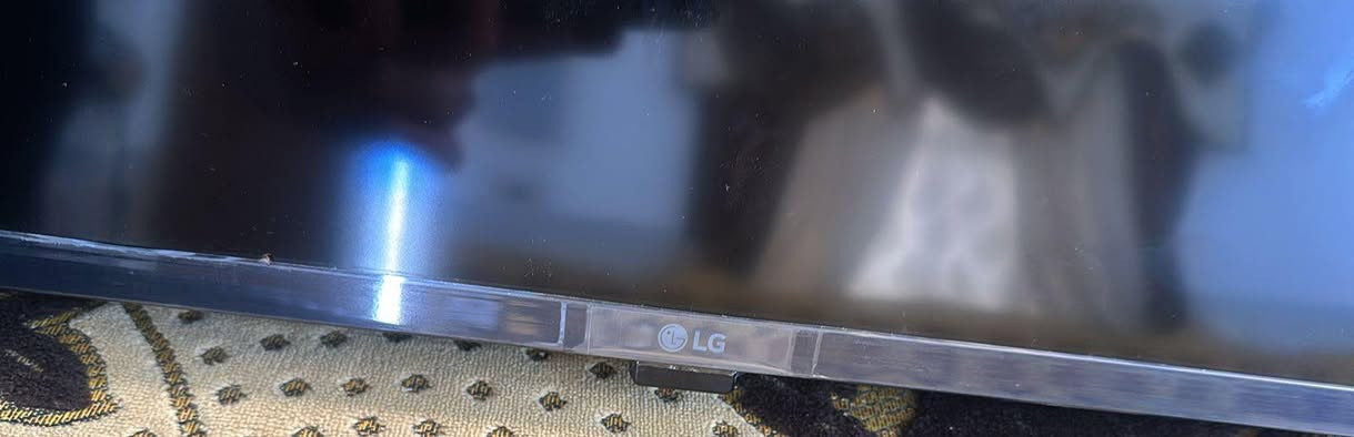 شاشة LG للبيع 
65 بوصة 
مكاني البصرة 
سعرها 550 وبيها مجال بسيط للشراي
للاستفسار مراسلة الصفحة او الاتصال على الرقم
***********
