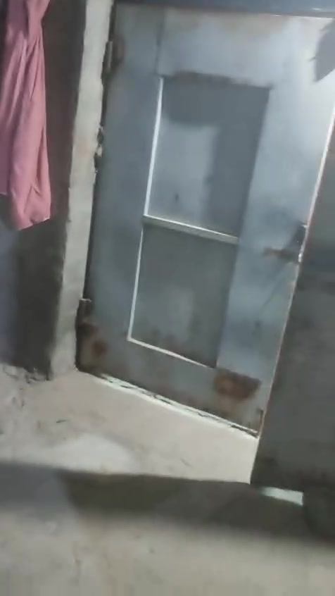 سلام عليكم البيت للبيع عنوان  خور الزبير الكوريه  شارع العلويه
العرض 10 متر  الطول 20 متر 
  الاستفسار :‏‪***********‬‏
الفديو موضح كلشي ⬇️
