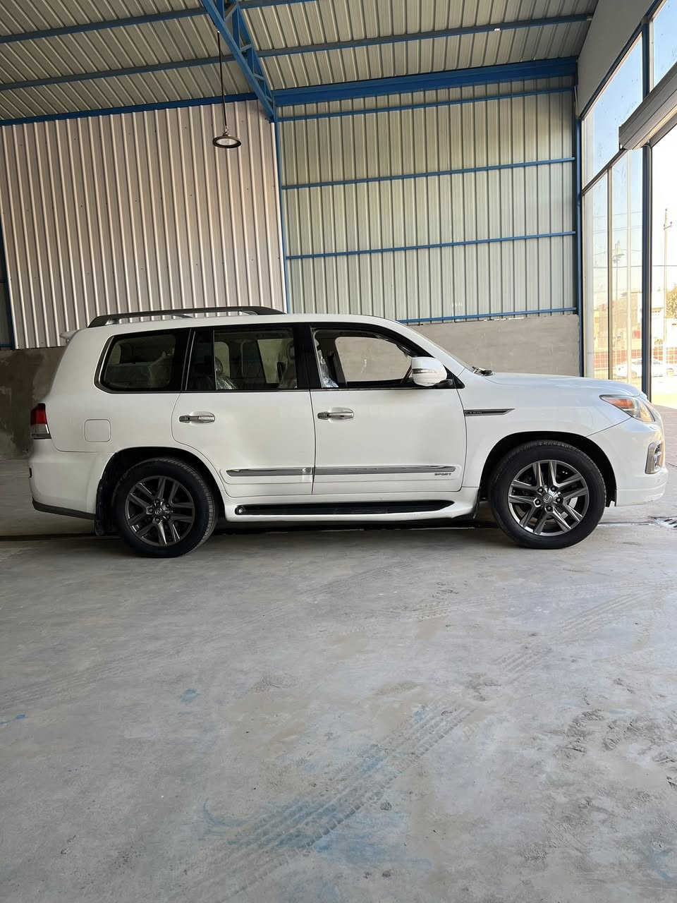 يا الله
السلام عليكم للبيع سيارة لكزز 2014 سبورت LEXLLS   SPORT
مكينة LX5700S 
السيارة خليجي كويتي كفالة عامة 
السيارة بيها بس بلهلال مال الجاملغ الخلفي كرت بصيط 
والباقي كفالة عامة ✨
‏مكينة كير كفالة  فول مواصفات 1/1
كشتات جلد كشنات كهربائي ⚡️ 
7راكب 3قطع تبريد ❄️ معروفة مواصفات سيارة 
رقم السيارة بغداد بسمي 
السيارة جديدة بمعنى الكلمة ✨
مكاني بغداد
السعر 387 وبيها مجال بلاش والله 
رقمي ***********
