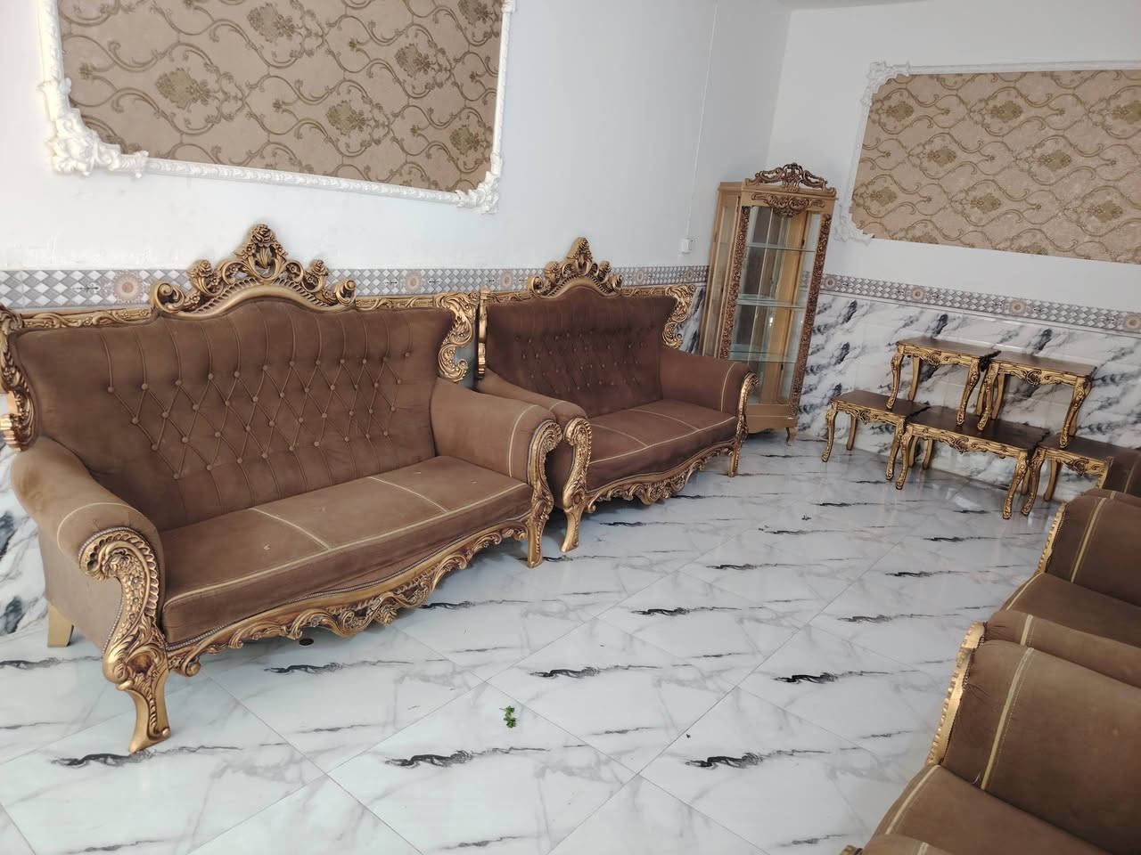 تخم لبيع هوه ومصاته مكان حله ورديه خارج قرب مستشفى الكفيل وهذه رقمي *********** بيه وتساب ويرهمن مراوس بي شي
