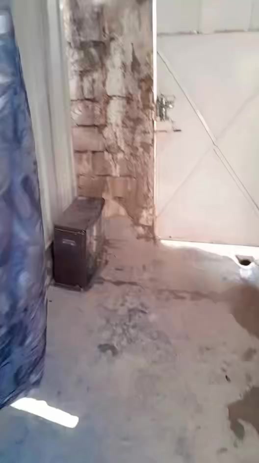 بيت تجاوز  للبيع الحريه شارع الصحه قرب مدرسه الامام علي للتواصل مع صاحب الصفحه   او الاتصال على الرقم ***********
