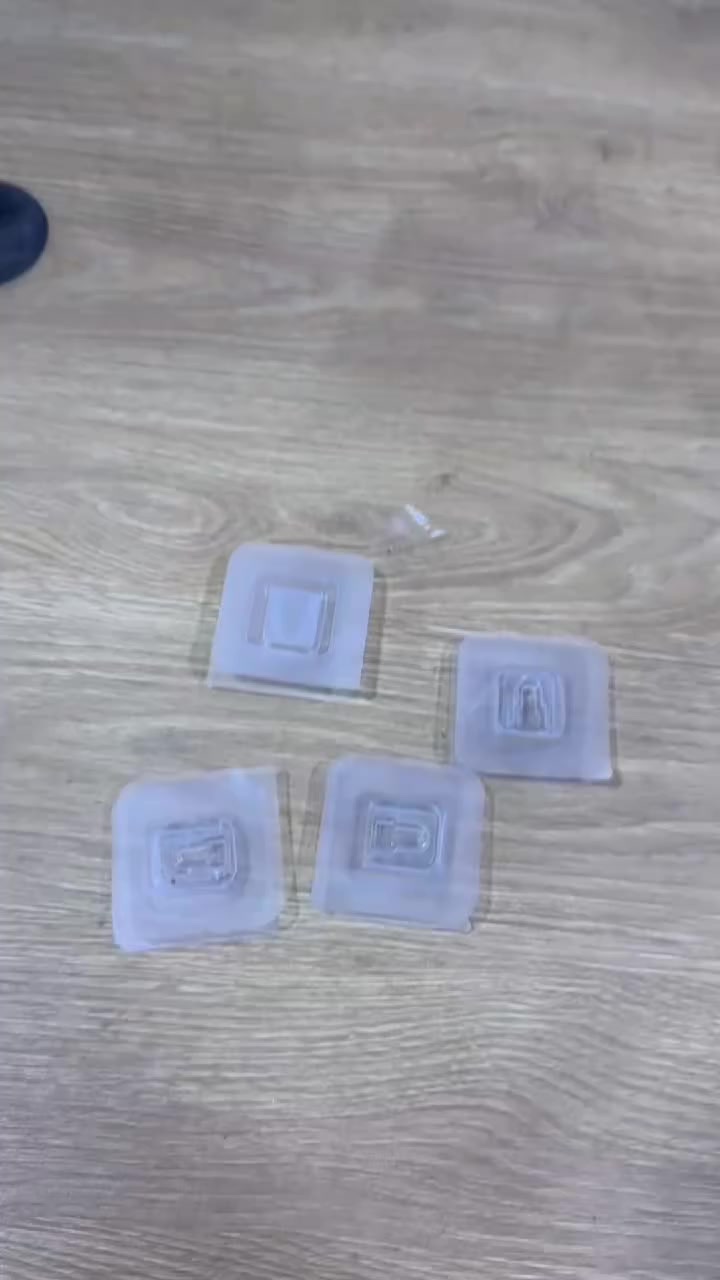 السعر 14000
للتواصل واتساب ***********
✨ نظّم بيتك بسهولة بدون مسامير ولا حفر!

طقم التعليقات اللاصقة بـ 8 قطع هو الحل المثالي لكل زاوية فوضوية.

يُلصق بثبات على الجدران والزجاج والسيراميك… وينشال بدون ما يترك أي أثر!

استخدمه للمناشف، أدوات المطبخ، المفاتيح، الحقائب، وأكثر بكثير.

تصميم شفاف وأنيق يناسب أي مكان بالبيت بدون ما يشوّه الديكور.

مثالي للمطابخ الصغيرة والحمّامات والخزائن والأبواب.

قوي، مقاوم للماء، وعمره طويل — جرّبه مرة وما راح تستغني عنه!
