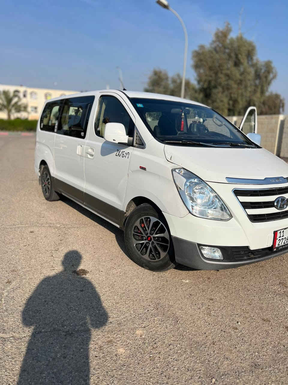 السلام عليكم ستاركس 2014 للبيع سعر 165 وبيها مجال قليل اقره التفاصيل الله يرضه عليك وكلشي مبين بالفيديو  سياره مكفوله من الضربه بيها بارد اشبر جوه قبق الكاز وباد بالجاملغ الامامي جهة العبري وبيها صبغات اثر النيكل شايلين النيكل وشالع الصبغ مكينه كفاله كير اكسل تبريد كله جديد غرفه ودوشمه جديده موضح بالصوره والفيديو كل التفاصيل وسونارها بالفيديو اكفلها من الضربه عده هذا البارد للاتصال  ***********
***********
وبخدمتك
