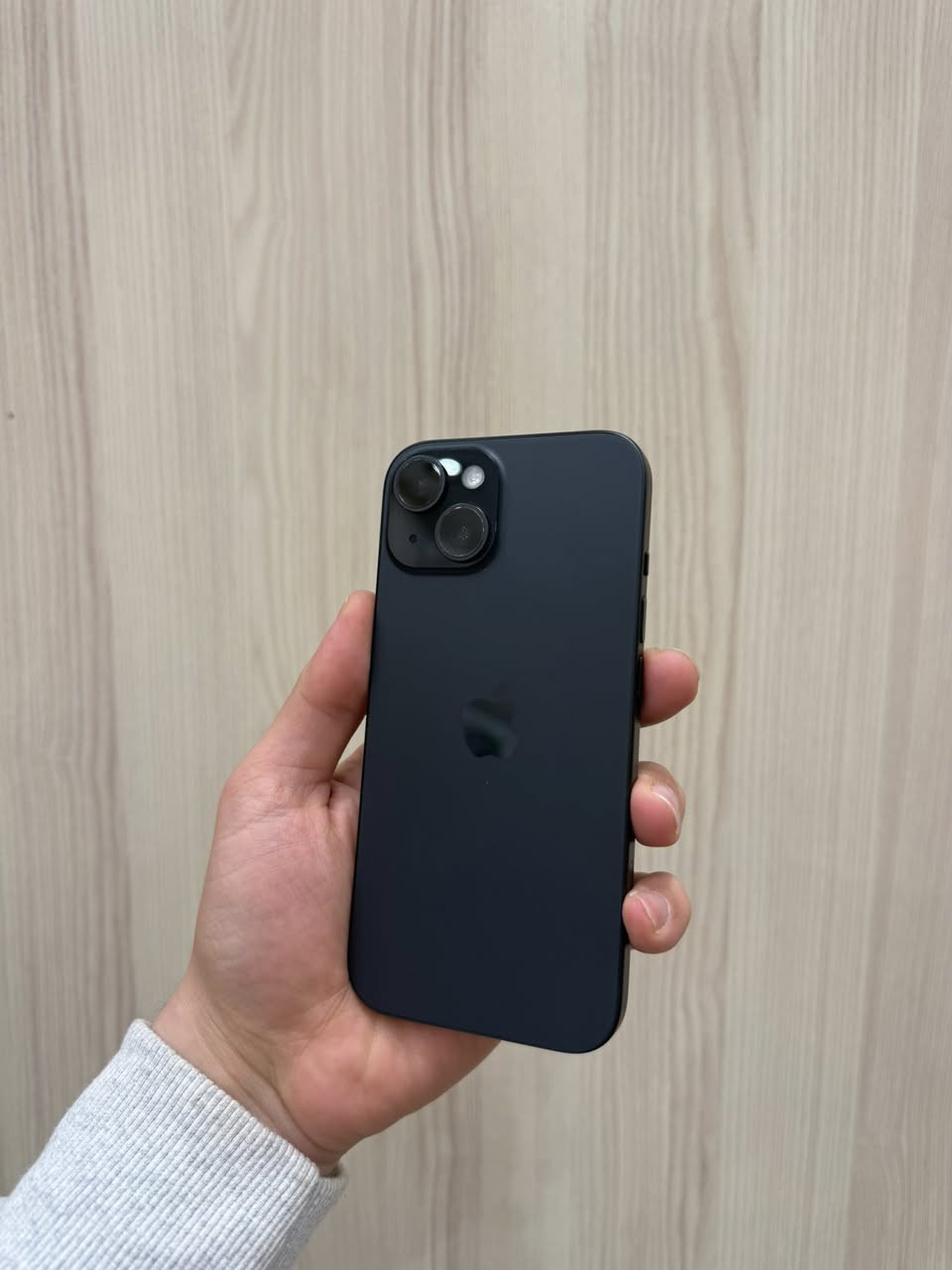 ايفون 15 عادي
بطاريه 89 ذاكره 128 جهاز نضيف 650
متوفر بيع نقد وتقسيط على المنصه ماستر 
بغداد الحريه الدولعي ايفون سنتر ***********
