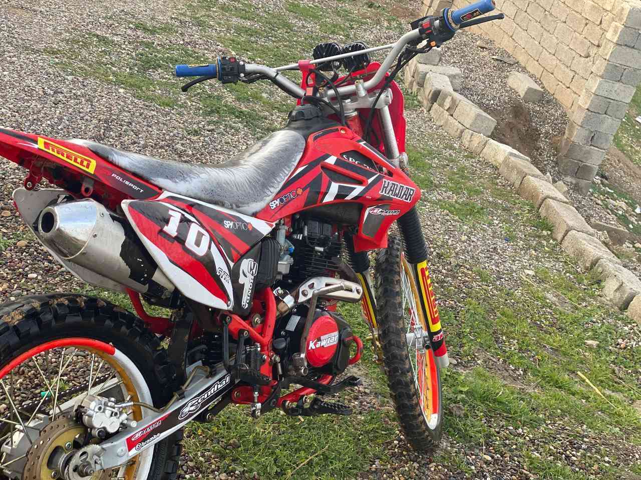 السلام عليكم كاويار للبيع موديل 24
حجم مكينه 250cc فقط مفيلس غراضوو موجوده بس مخلي رياضي سعرو مليون و150 وبي مجال شي قليل ***********
