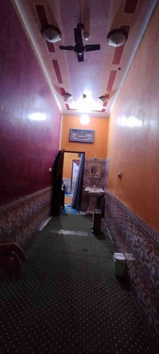 توكل على الله
بيت طابقين طابو صرف سوك شيوخ حي العسكري شارع إطفاء 
مقابيل موكب الصديقة ع ....قرب مدرسة ابراهيم المجاب 

الطابق الاول..2 غرفه وهول ومطبخ وصحيات داخلية وساحة كبيرة جداً 
الطابق الثاني.. غرفه 3 غرفه وهول وصحيات داخلية 

المساحه 200م
البناء طابوك السقف كونكريت طابق الاول وطابق ثاني 
البيت نظيف جدا جدا 
قريب على دائرة اطفاء جدا موقعه مميز ويعتبر تجاري 
السعر 170 بيه مجال 
مراسله الصفحه او الاتصال على الرقمي ***********
***********
