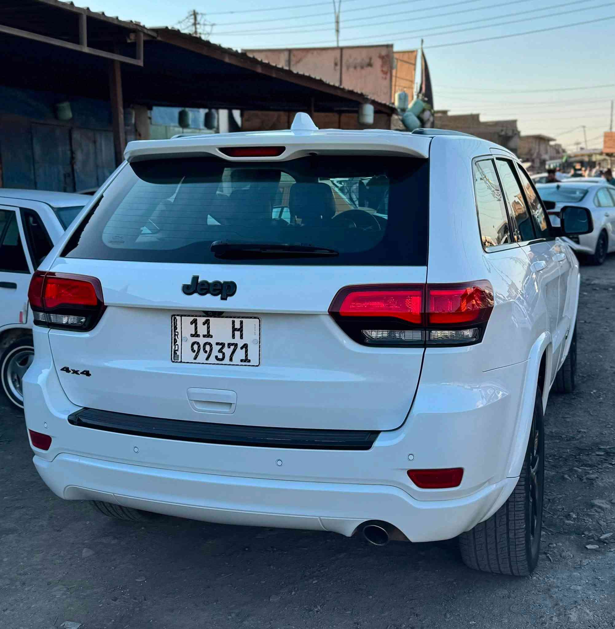 جيب شيروكي بلاك توب 
موديل 2018 أمريكي 
بغداد دولي سنويه لغايه 2030
ماشيه 225 الف بدون صبغ 
حادث بنيد مصلح نفسه 
مكان السياره ميسان 
للتواصل ***********
السعر 190 وبيه مجال
