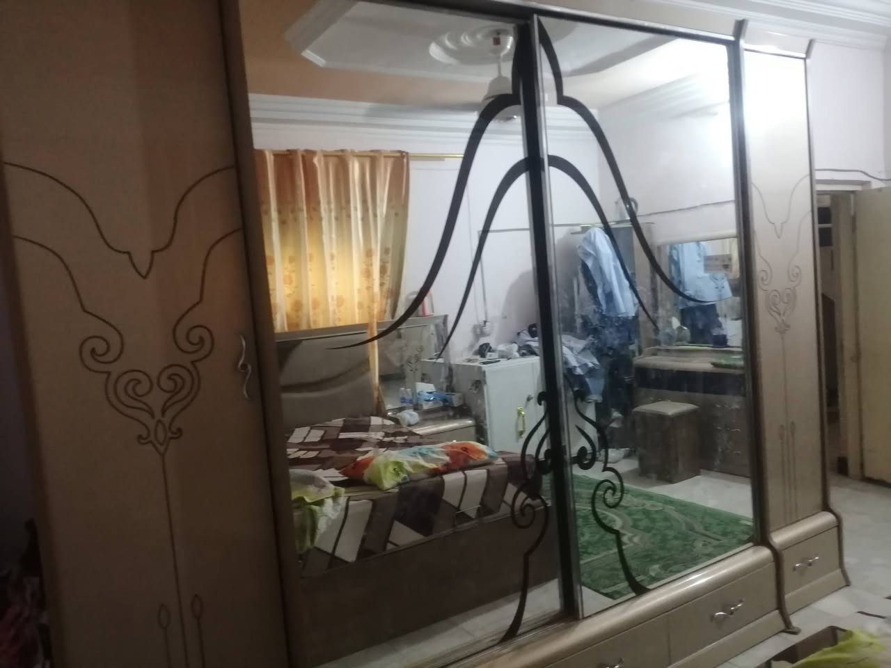 غرفه تركي بعدهة جديده قليل مستخدمه للبيع للأستفسار عل الخاص أو *********** *********** ديوانيه حي الجزائر
