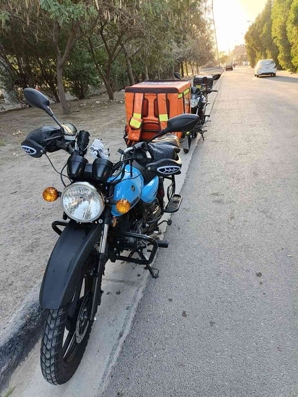 ار كي سي للبيع دراجة جديدة مكلعها زيرو ماشية 7 الاف ومكفولة مابيها كل نقص لا كلبة ولا وكعه ولا شخط ب اسمي مو ب اسم الشركة 
ب2600 وبيها مجال 
***********
